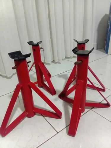 4 cavaletes automotivos por R$100,00 