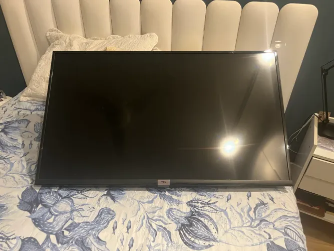 TV TCL 43 perfeito estado