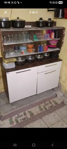 Armário de parede semi novo