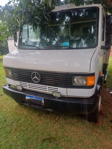 Caminhão Mercedes Benz 710 Carroceria Ano 1997