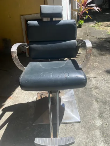 Título: Cadeira de Barbeiro/Reclinável Hidráulica - Valor negociável - Funciona - R$ 250