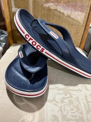 Chinelo Crocs 43