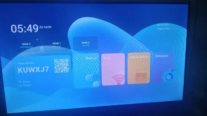 VENDO TV 32 POLEGADAS 2 MESES DE USO ,whatsapp *