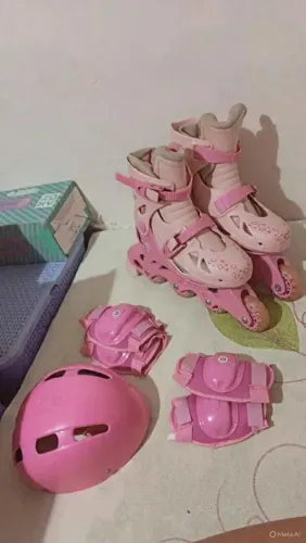 Patins roller in-line ajustáveis com kit proteção ( usado mais intacto )