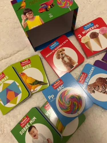 Mini biblioteca com 10 livros infantis 