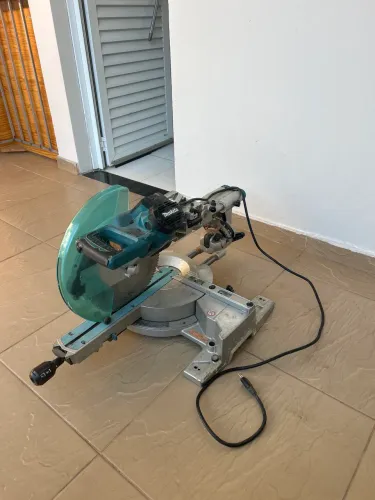 Serra meia esquadria Makita Ls1216