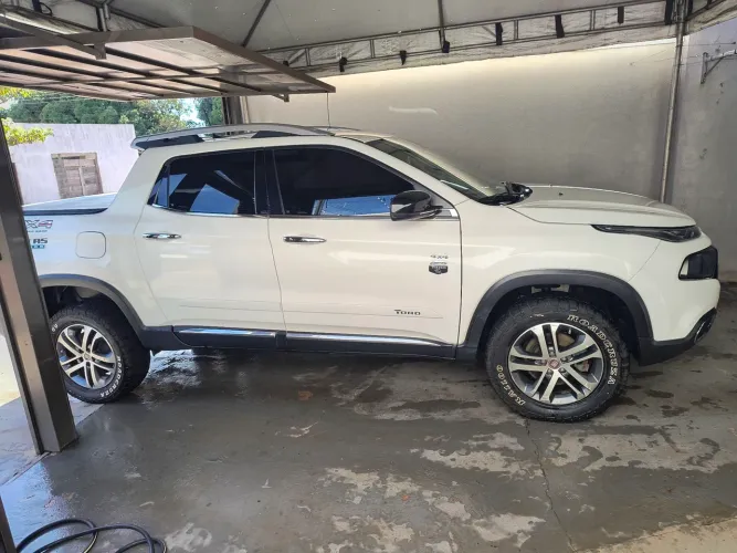 Fiat Toro Volcano 2.0 16V 4X4 TB Diesel Aut. 2017