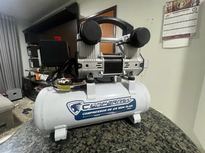 Compressor de ar sem óleo 8 litros