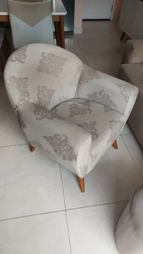Poltrona novíssima