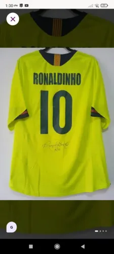 Camisa Barcelona 2005 / 2006 #10 Ronaldinho Autografada Certificada