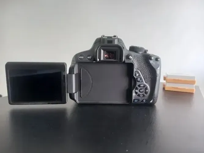 Canon T5i
