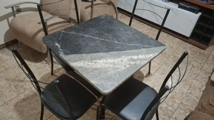 mesa 4 cadeiras