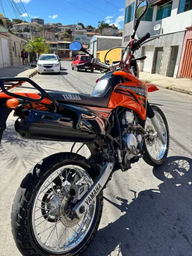 XTZ Lander 250cc - 2015 - Laranja (Novíssima)