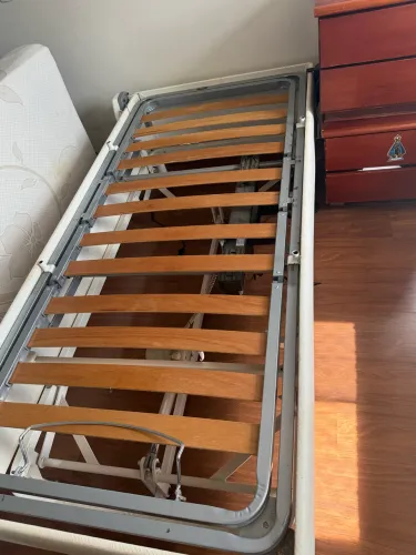 Cama hospitalar eletrônica