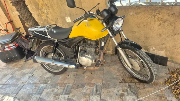 Cg 125ks cargo pronta para trabalhar tenho um bau grande tbm se ouver interesse