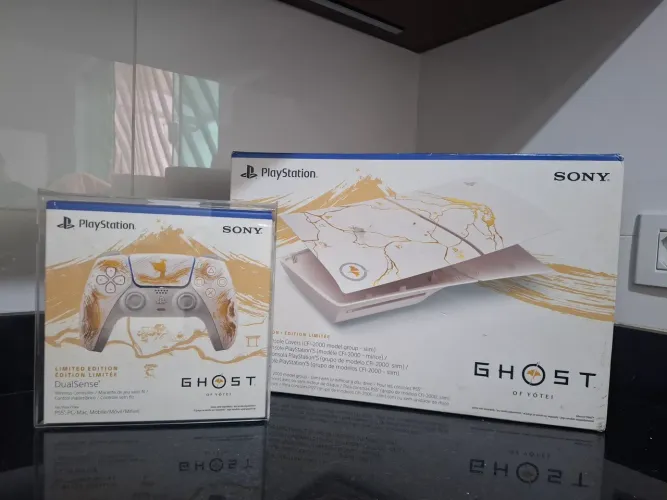 Dualsense e faceplate Ghost of yotei ps5