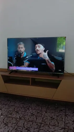 Televisão 50 polegadas 10 dias de uso ta no plástico ainda tem a caixa ta tudo ok