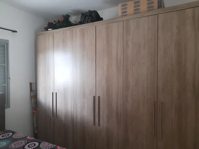 Guarda roupa 6 portas 4 gavetas obs.  Nunca foi desmontado tenho ele a  6 meses. 