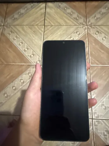 Vende-se celular redimi 13C novo na cor azul celular novo por 2.000