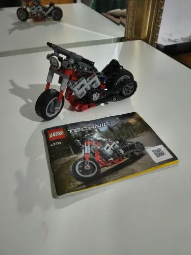 Lego Technic motocicleta 42132