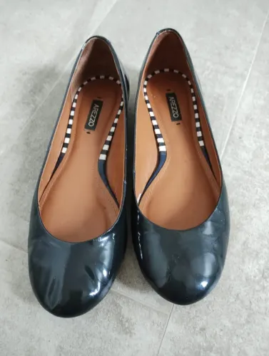Sapatilha Arezzo 34 Azul Marinho Verniz | Linda e Confortável