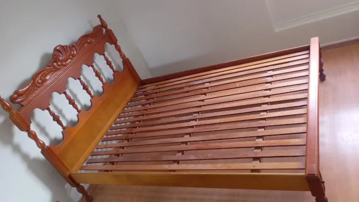 Cama de casal muito boa
