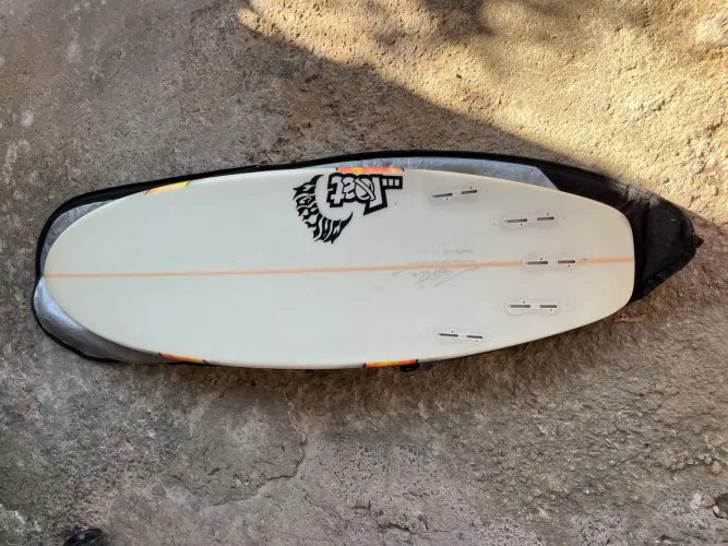 Vendo prancha de surf 600 reias