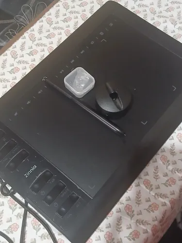 Mesa Digitalizadora Zinnia Momentum MT1060 semi nova