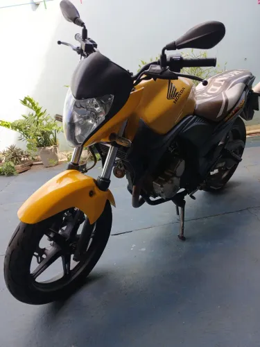 Vendo cb 300