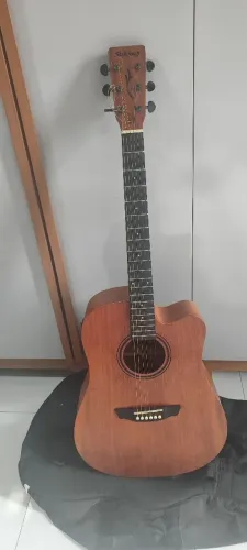 Violão elétrico Strindberg 