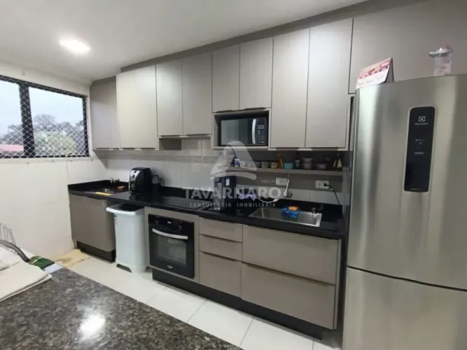 Apartamento com suíte - Conjunto Residencial Lagoa Dourada