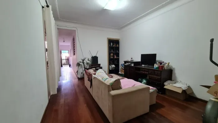 Casa para venda na Liberdade, com 242m² construídos, 286m² de terreno. Com 03 dormitórios,