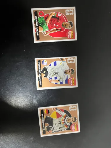 CONJUNTO 3 FIGURINHAS EXTRA STICKERS BRONZE