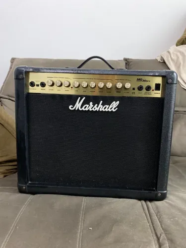 Amplificador Marshall MG 30 DFX