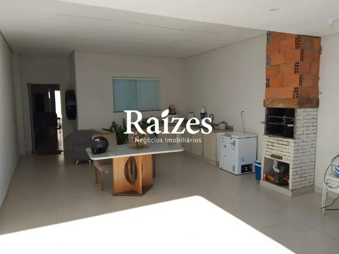 Casa Residencial à venda em Uberlândia no Bairro Osvaldo Rezende com 83m²