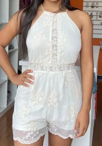 Macacão de Renda
