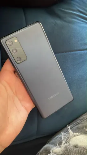 Celular s20 fe (COM DEFEITO)