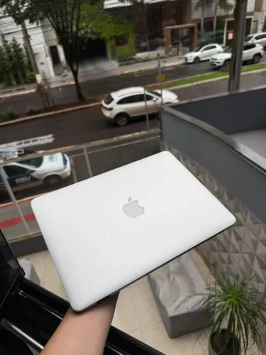 MAC BOOK AIR