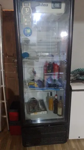 Vendo expositor cervejeiro semi novo pouco usado
