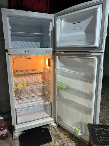 Vendo geladeira Cônsul 410 litros 