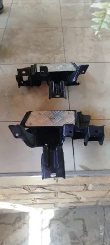 Estribos traseiros Fiat Strada ( originais ) compatíveis entre 2008 a 2009