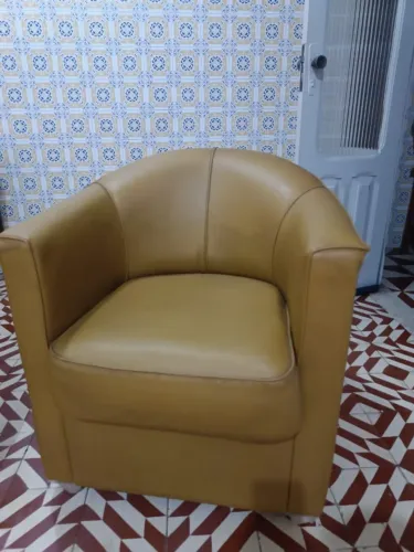 2 POLTRONAS EM ÓTIMAS CONDIÇÕES PARA SALA