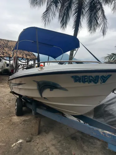 Conjunto Netuno 16 pés com motor 70hp e carreta.