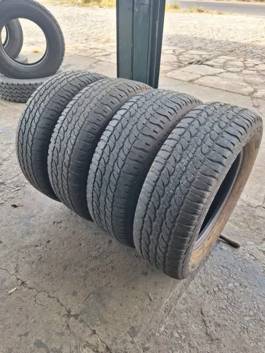 Pneus 215 65 16 Michelin (meia-vida)