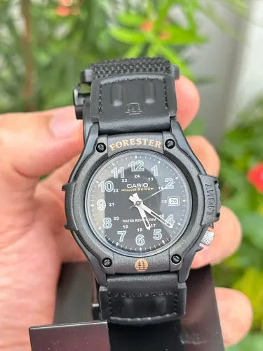 Casio Forester 41mm preto Novo