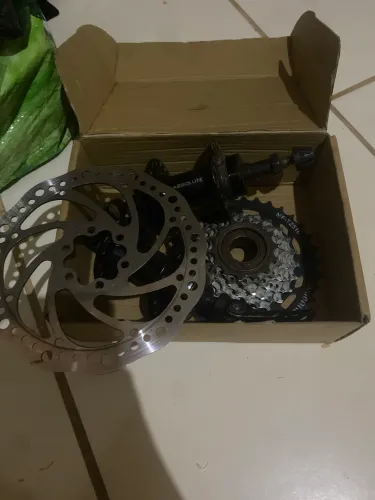 Cubo de bicicleta absolute e catraca shimano com disco 180