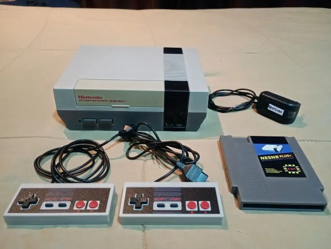 Nintendo Nes completo+ 2 controles +everdrive .