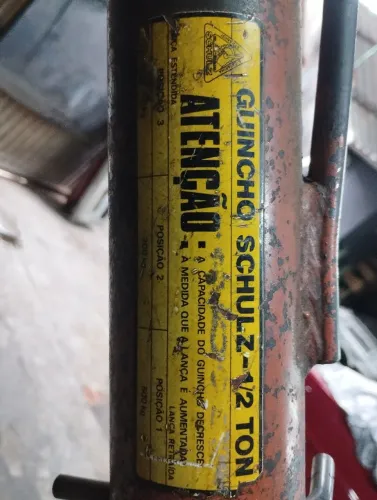 Girafa Guincho para motores. 