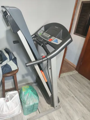 Esteira Elétrica Weslo Cadence G 5.9 Cor Cinza E Preto Usada