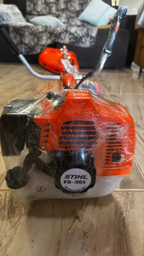 Vendo roçadeira Stihl FS 351 no plástico nova